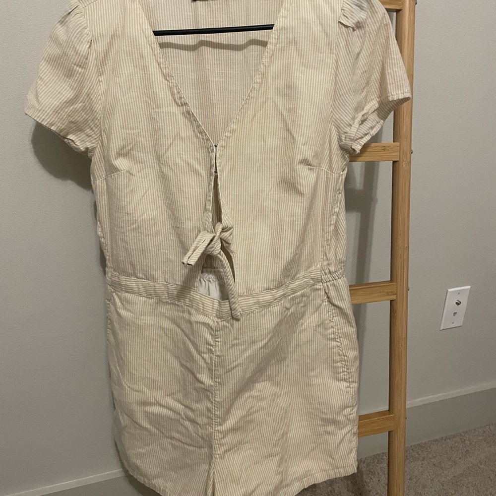 Abercrombie jumpsuit (L) with detail